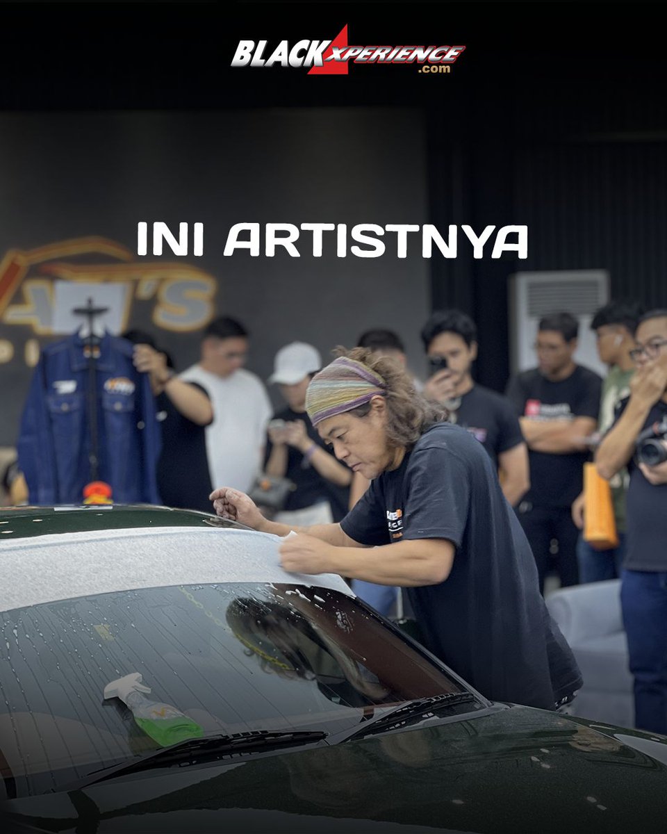 blackxperience's tweet photo. RWB ini emang layak dikasih 🔥🔥🔥

Dari cara Akira san ngemodif sampe crowdnya semuanya gokhel! Thankss udah kasih kesempatan kita buat liat masterpiece ini @thebakajin &amp; @ivansmotor_official🤘

#Blackxperience #BlackAuto #AkiraNakai #Porsche997 #RWBJakarta https://t.co/ODcVK1NyK7