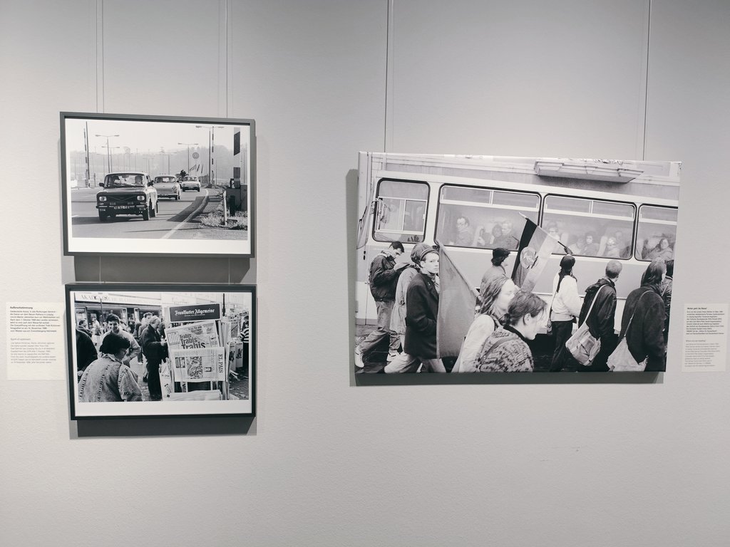 ZeichenZeiten's tweet photo. Großartige #Foto-Ausstellung: Das Zeitgeschichtliche Forum in #Leipzig zeigt Aufnahmen von Martin Jehnichen aus den Jahren 1988 bis 1990. https://t.co/tQlgLSJPom