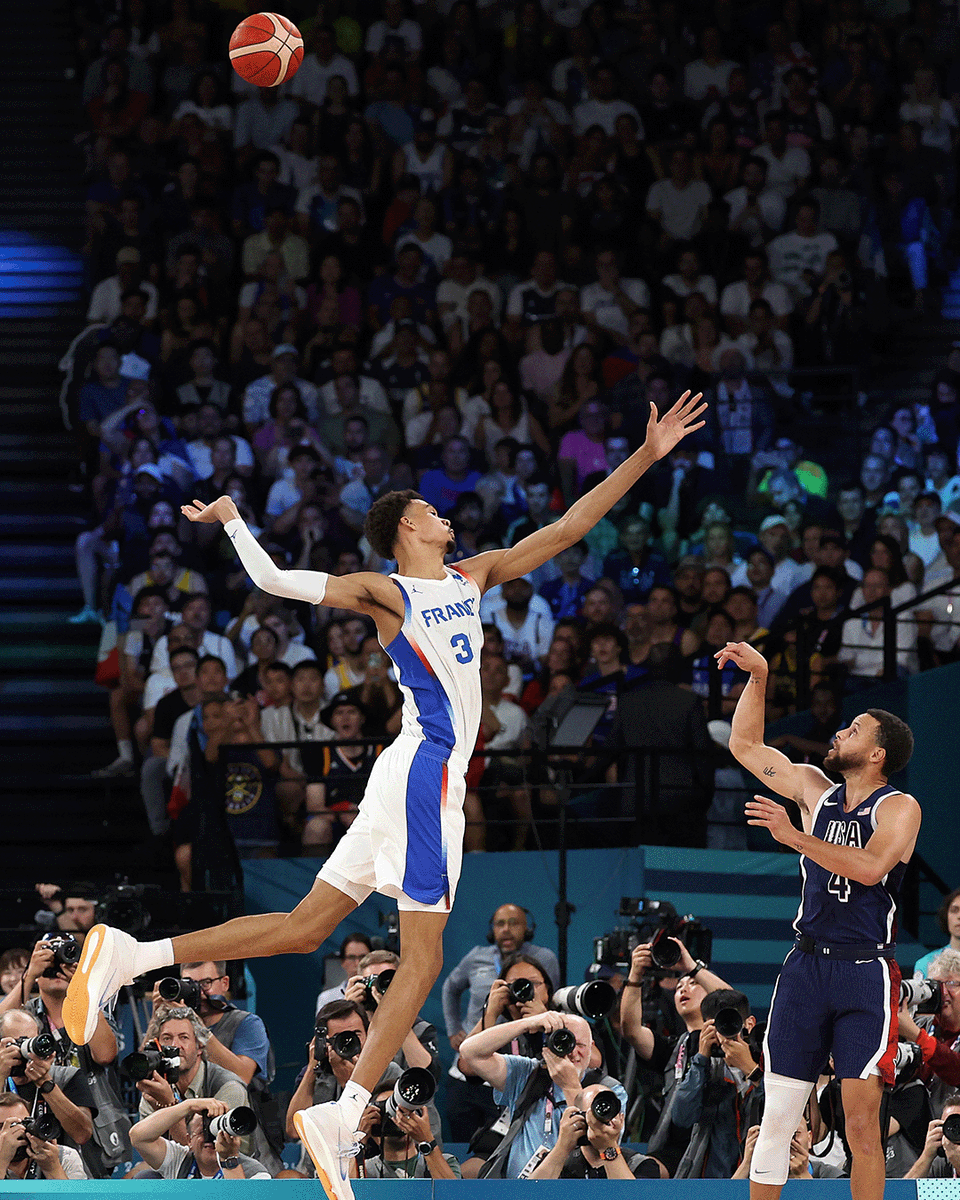 warriors's tweet photo. in case you missed it

both of these shots went in 🤯 https://t.co/gZzjT1uirH