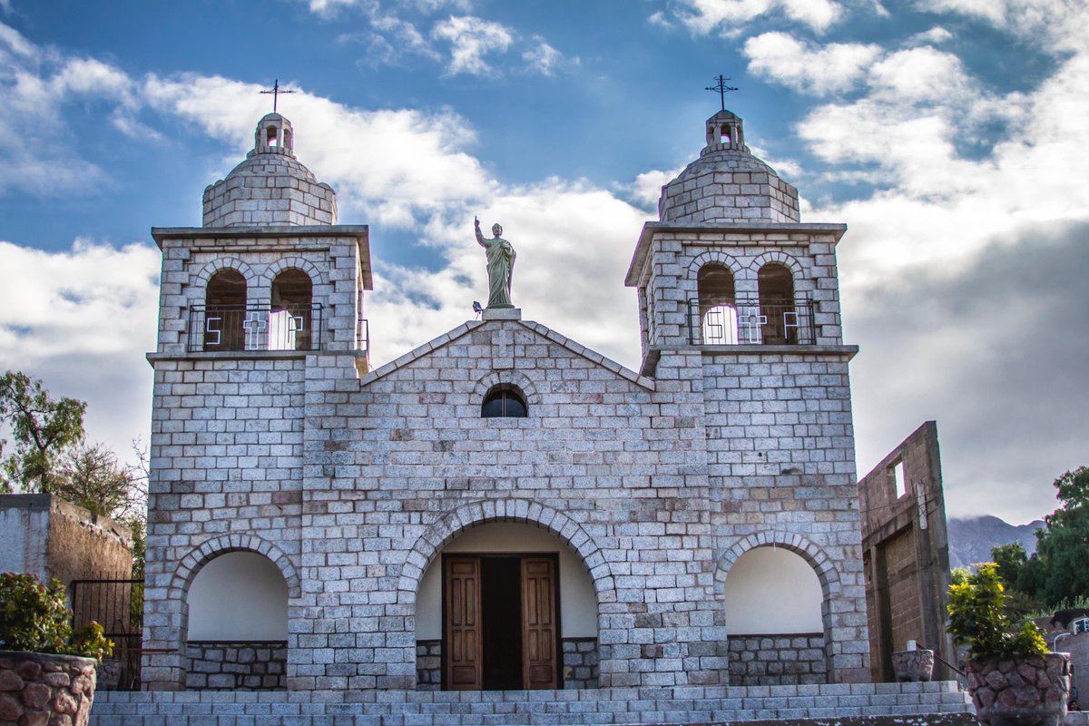 A todo el pueblo del departamento Castro Barros ¡Feliz Aniversario! Que hoy sea un día de unión y celebración por un año más en el que abrazamos su tierra, su historia y su gente maravillosa.