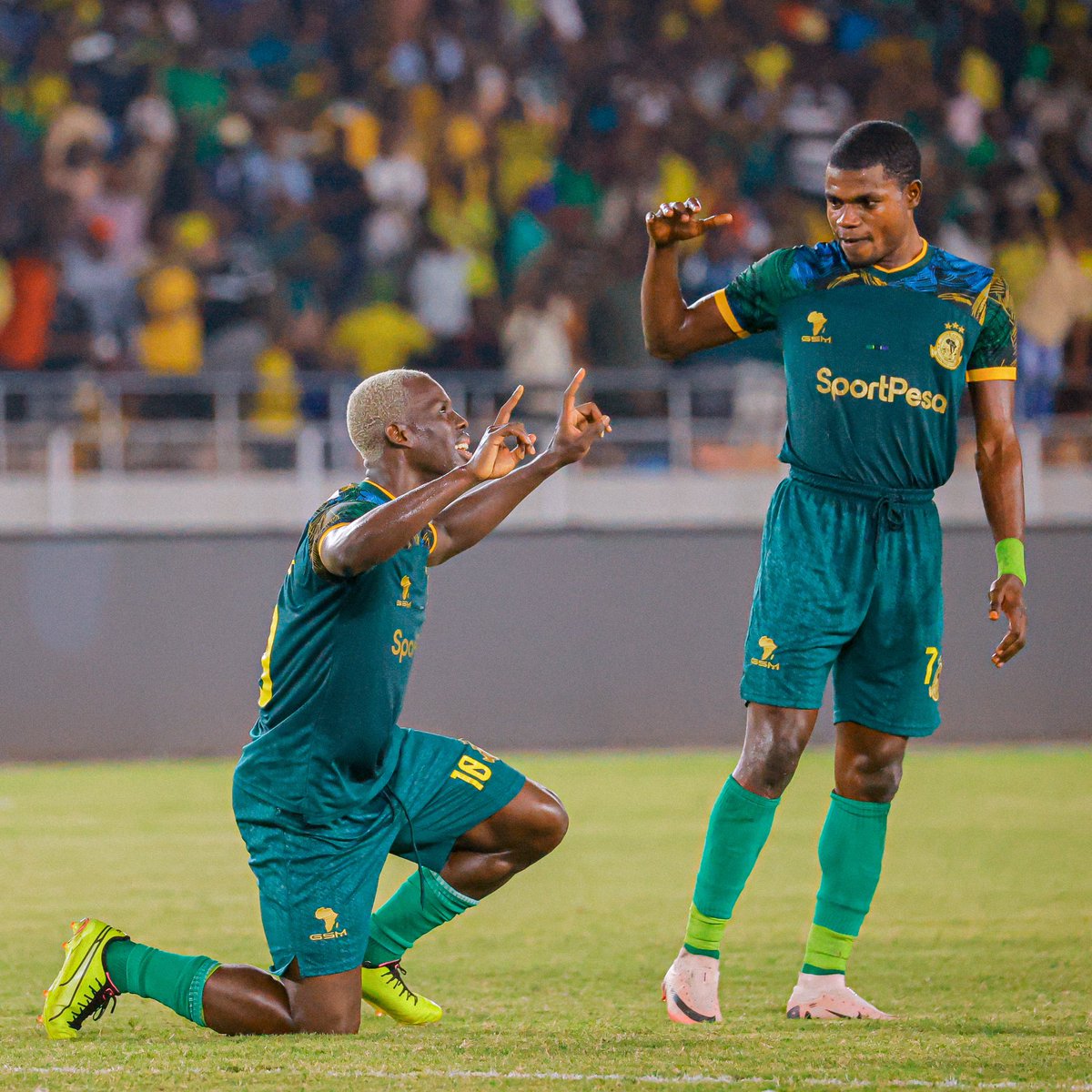 Vyuma anapigwa Azam ila Wanaoumia ni Ubaya Ubwela 😃😂😂😂 ila Thimba bwana. 

#CommunityShield #TheClubAboveAll #Yanga #YoungAfricans