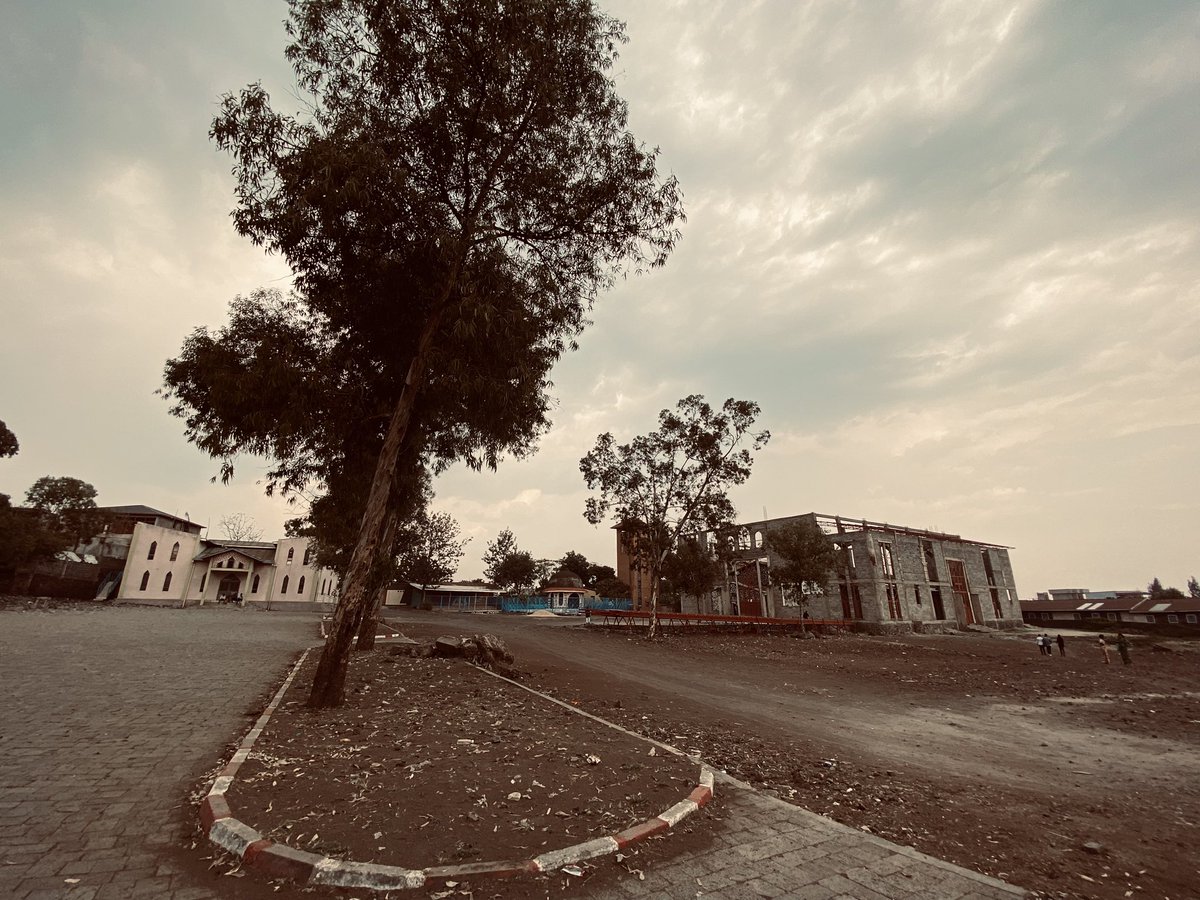 BinetPaul_az's tweet photo. La Paroisse Notre Dame du Mont Carmel de Goma, sous la protection de la Bienheureuse Vierge Marie et guidée par le Saint-Esprit, joue un rôle essentiel dans la vie spirituelle et sociale de la communauté. 

#ProjetCatho #Goma #FoiCatholique @KTOTV @frerePauladrien https://t.co/BpDR47sssn