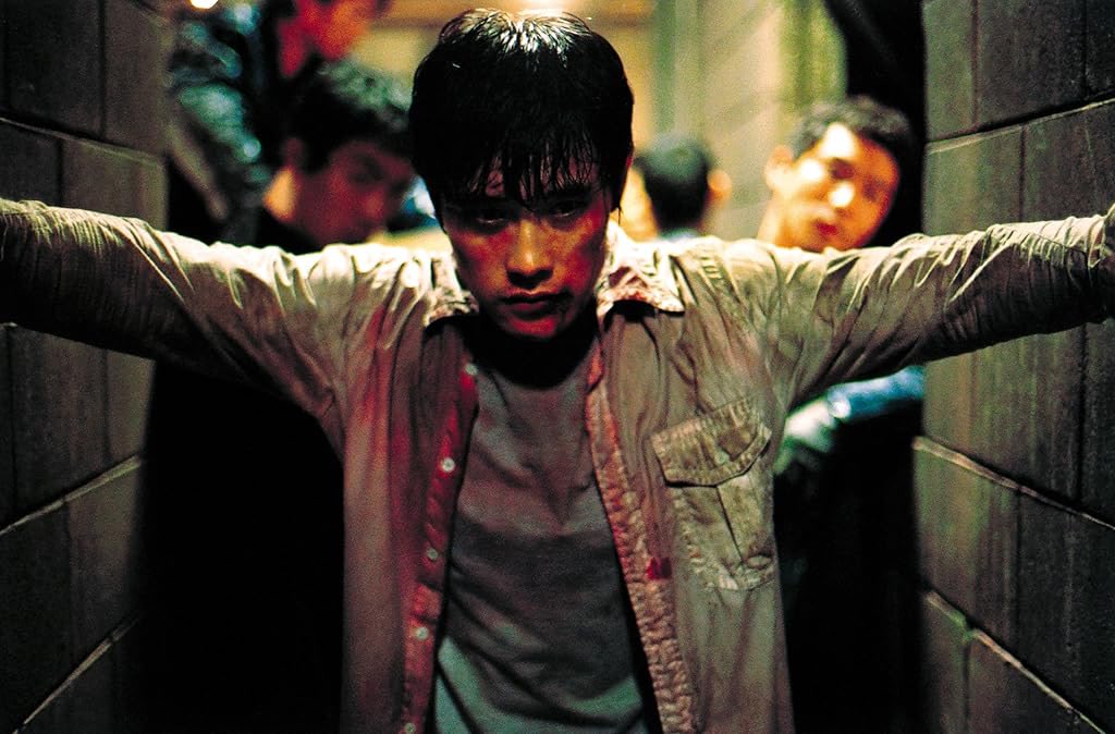 sinefilozofi_'s tweet photo. “Yüz şeyi doğru yapabilirsin ama sadece bir yanlış tüm doğruları mahvedebilir.”
🎬 A Bittersweet Life / Acı Tatlı Hayat (Kim Jee-woon, 2005)
Hazırlayan: @zeratuter
#sinema #sinefilozofi #philosophy #cinemaandphilosophy #felsefe #sinemavefelsefe #movie #film https://t.co/lTPF0oIfKG