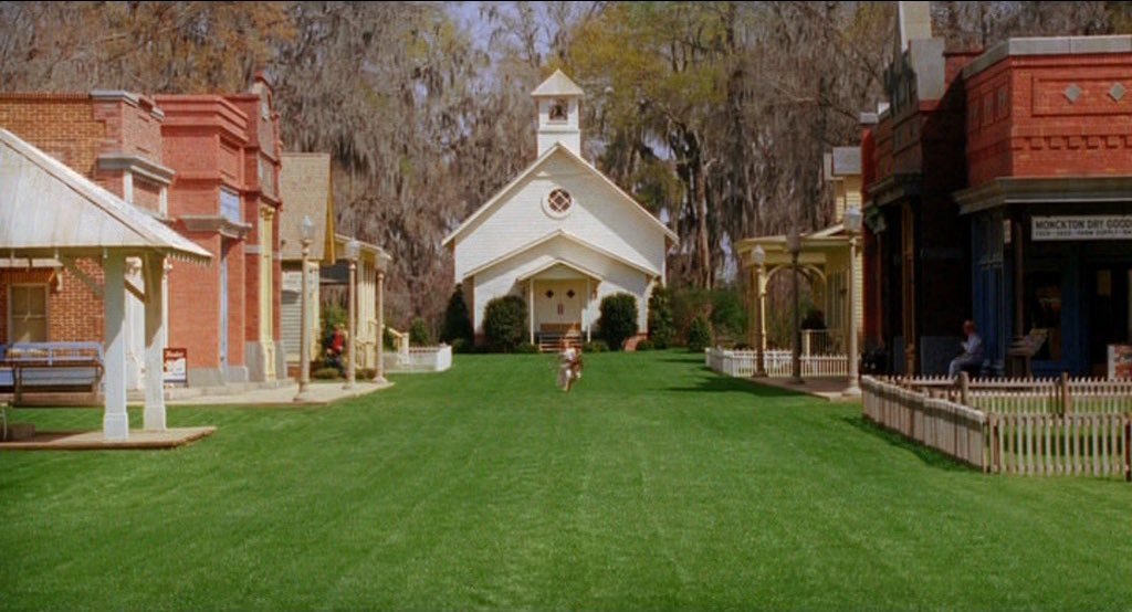 TheCinesthetic's tweet photo. big fish (2003) dir. tim burton https://t.co/wr5KBM4mkR