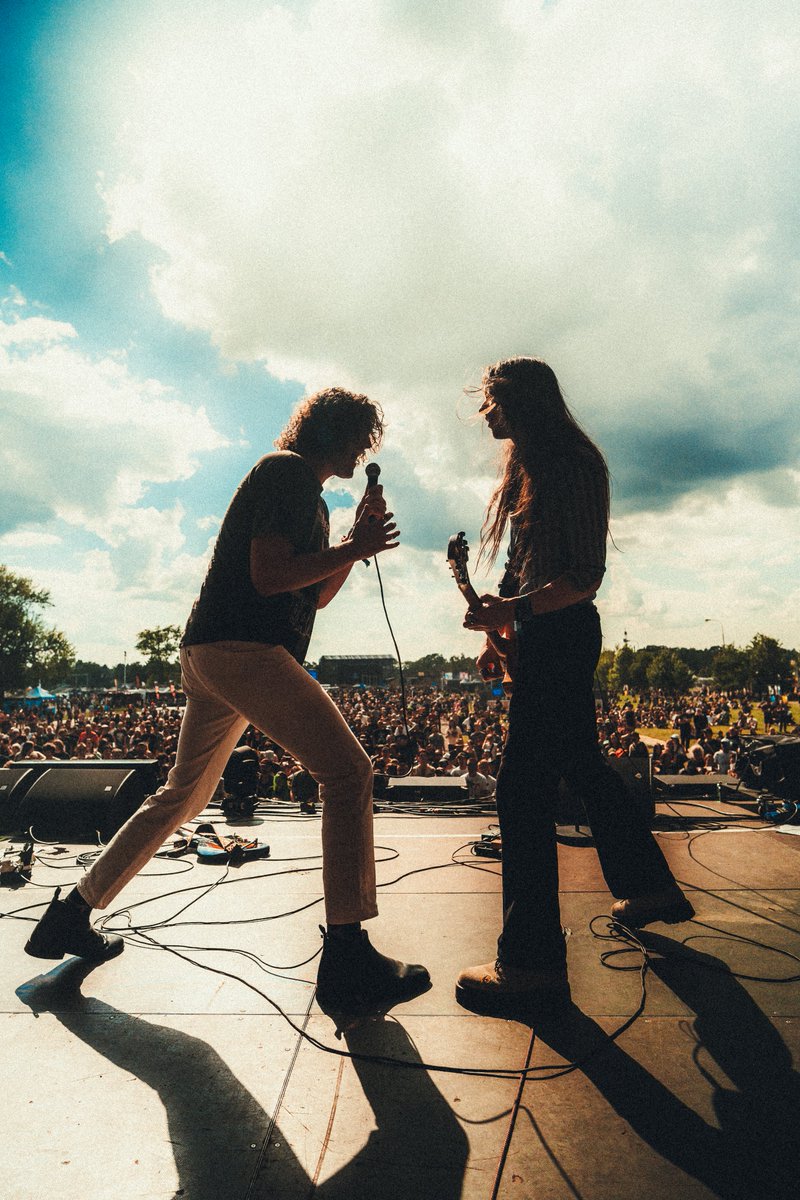 HOW ABOUT SOME MORE SHOWS IN AMERICA BEFORE THE YEAR IS OUT? 

PHOTO BY <a href="/Luke_shadrickV/">Luke Shadrick</a>