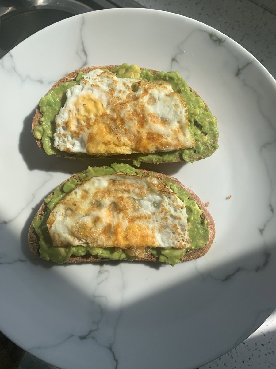 faeqcals's tweet photo. august 11 
avocado toast on sourdough yum https://t.co/6OxtAEysy3