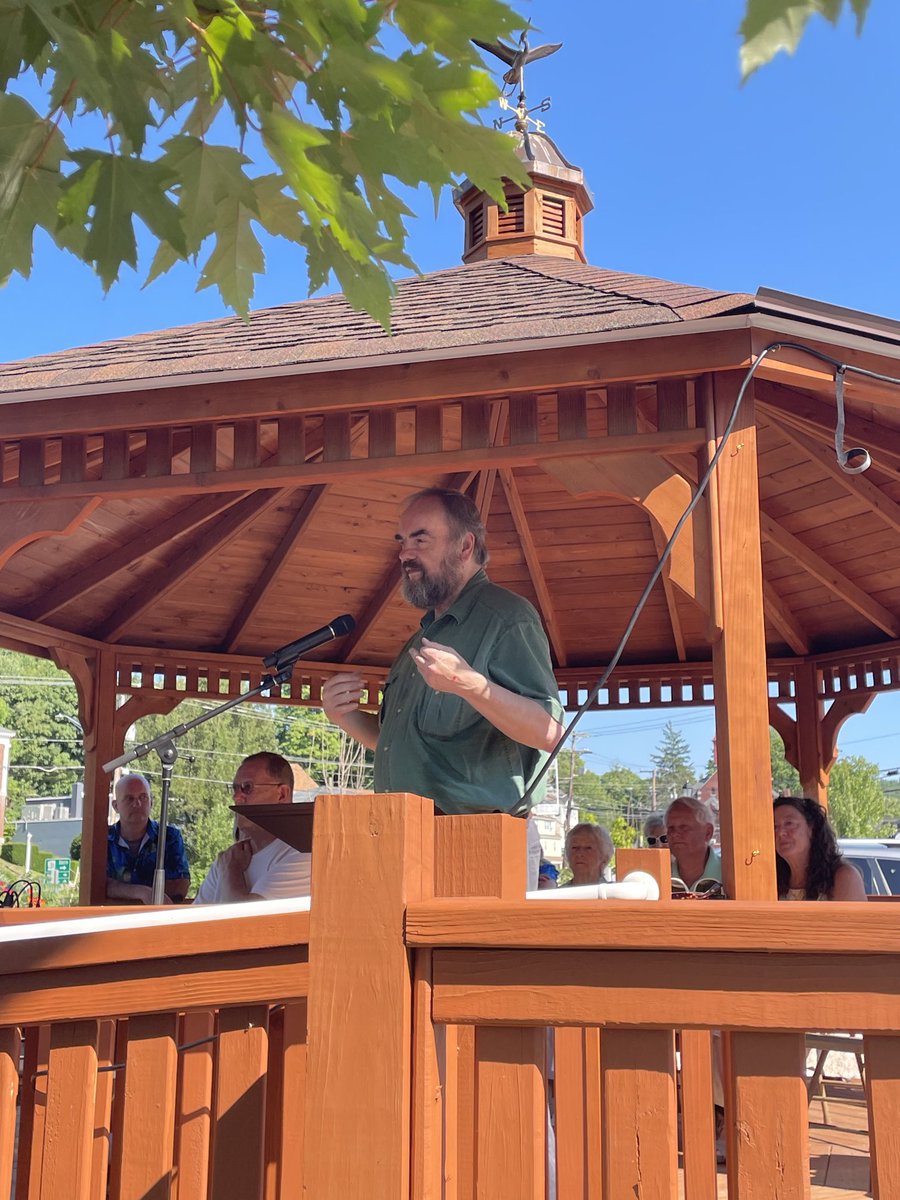 shannonchandley's tweet photo. Community is at the heart of Old Home Days. Good to see old friends, meet local folks and attend the dedication of the Dr.Galloway Gazebo. #WiltonNH #OldHomeDays2024 https://t.co/cveMx5VXgE
