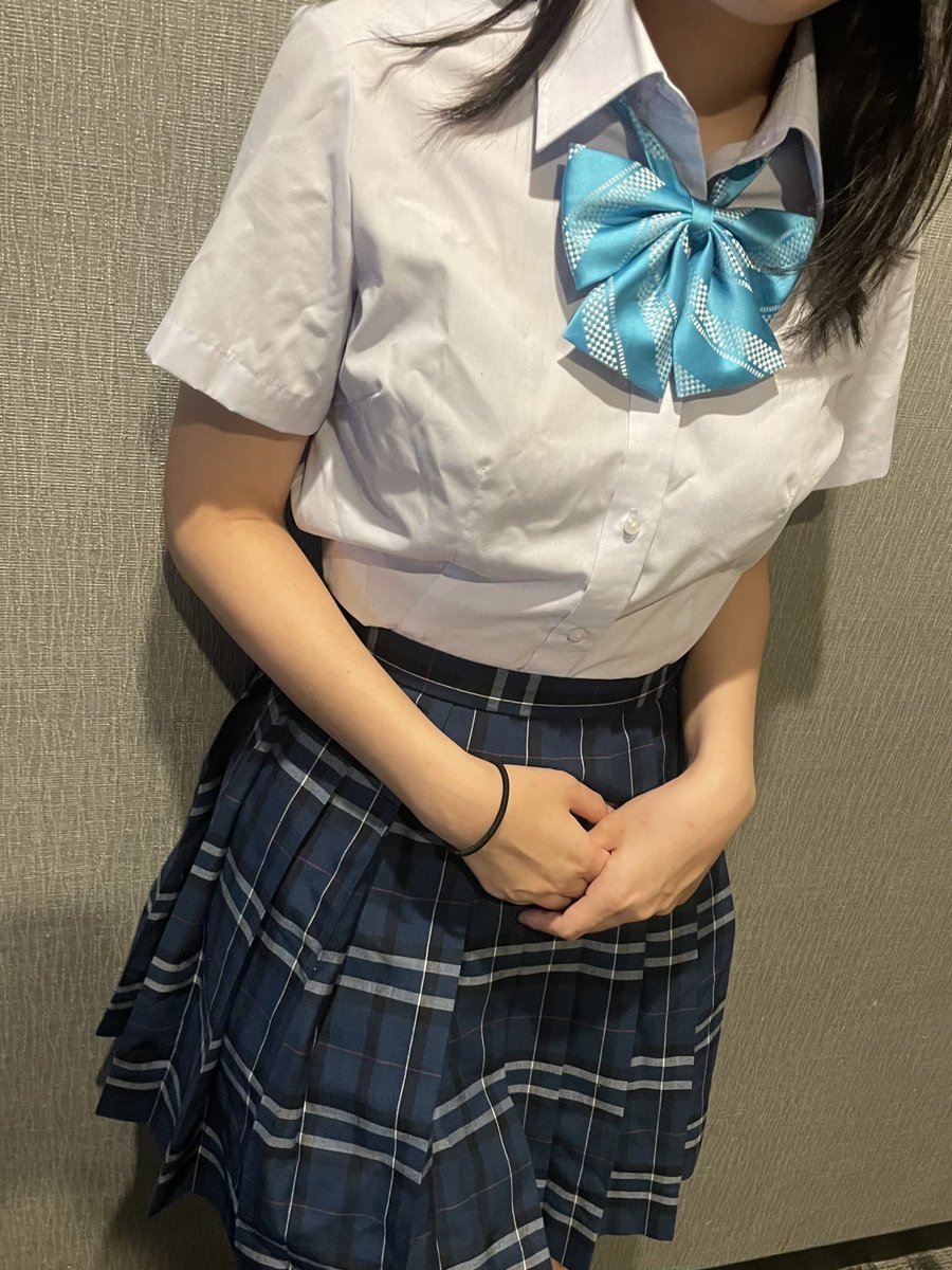 C104二日目、東4ホール、ユ50ab夜のバンドのお品書きです~。 新刊は下記3点で1000円で頒布します!
・僕がヤリチンになったワケ4(76P)
・水河陽依のきもち2(8P)
・A4クリアファイル(白パンver)
今日は月城さんが来てくれるのでお楽しみに〜!
よろしくお願いいたします(*`ω` *)b!!