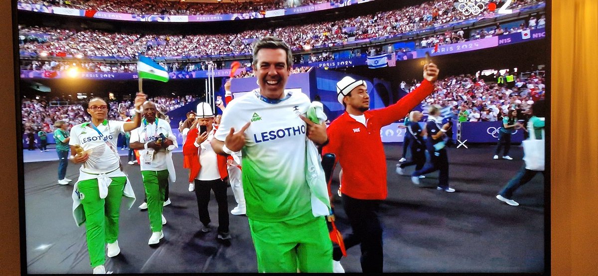 Raphael_Labrous's tweet photo. #ClosingCeremony featuring @leroymerlinfr https://t.co/GMufUgutyM
