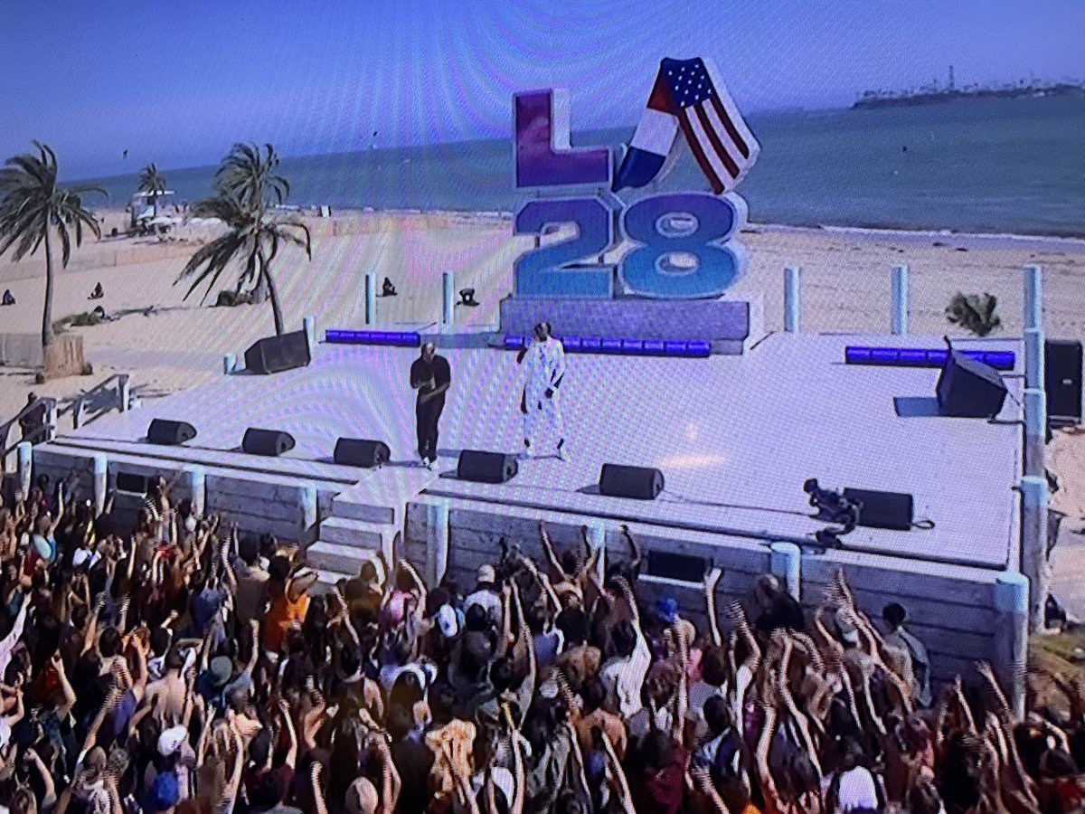 Superbe opération de com’ du département de l’Eure-et-Loir qui fait venir Snoop et DrDre pour le grand retour de « 40 degrés à l’ombre » avec Caroline Tresca et Vincent Perrot