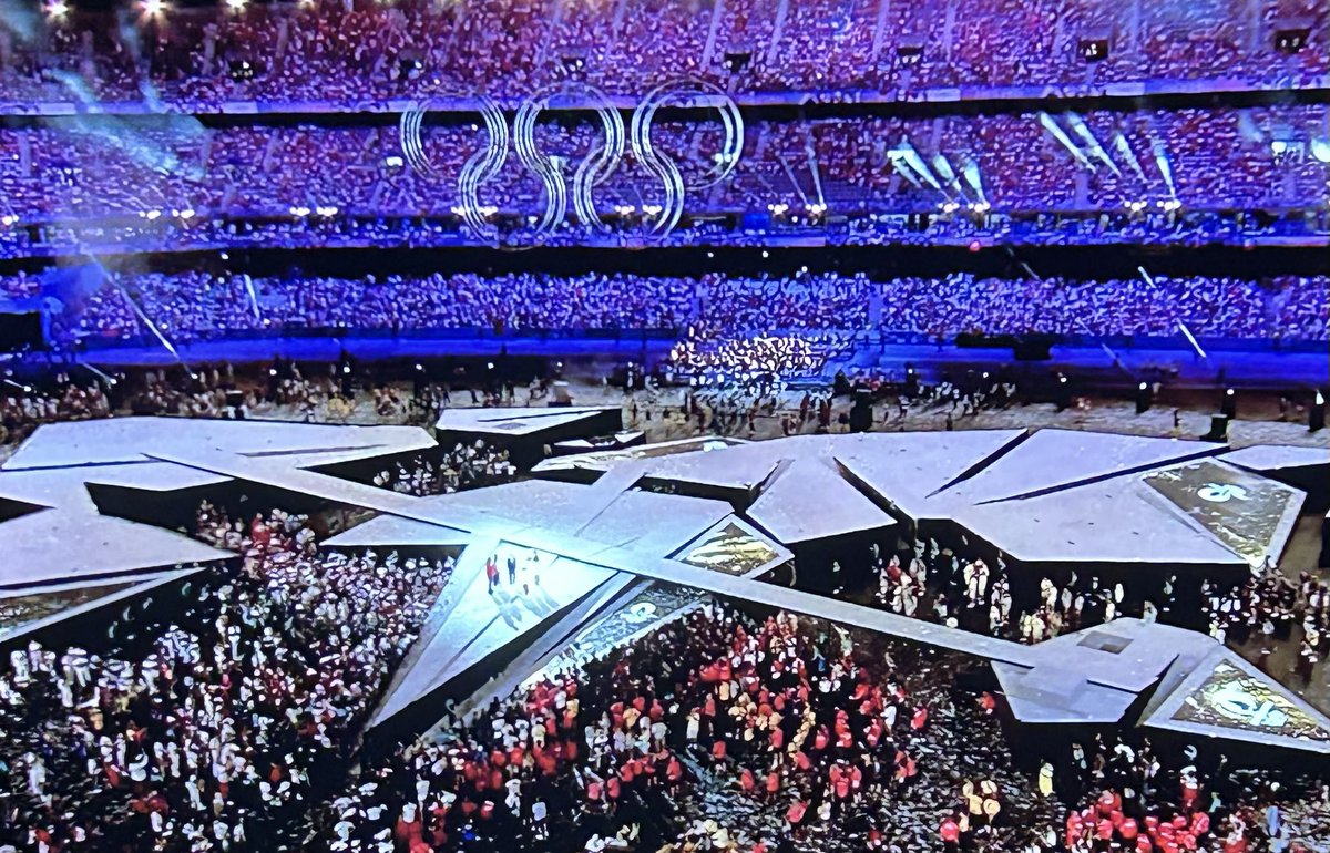 Fin des #JO2024 ce soir.
Trop fière des algériennes 🥇🇩🇿<a href="/ImaneKhelif/">imane Khelif</a> et <a href="/Kaylianemour/">kaylia nemour</a> et de la cinquième place de la France 🇫🇷 (dédicace à <a href="/leon_marchand/">Léon</a> 🐬)
#JeuxOlympiques