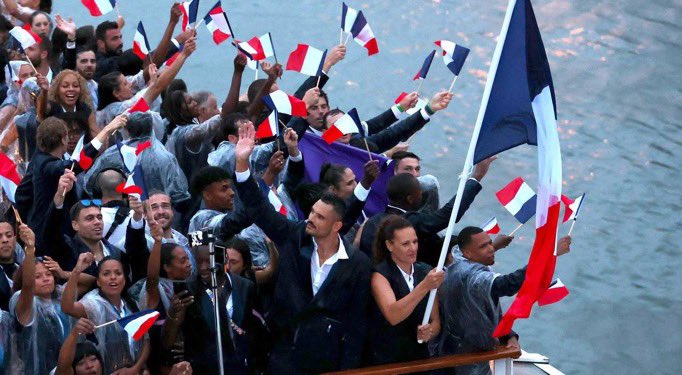 PedderSophie's tweet photo. Merci la 🇫🇷 !
Paris 2024, what a fantastic Olympics. Ambitious, creative, efficient, daring, moving. France has shown what it can do when it’s at its best. Bravo! And good luck following that, LA!
👏🇫🇷🏅 https://t.co/ERXeQMHpnM