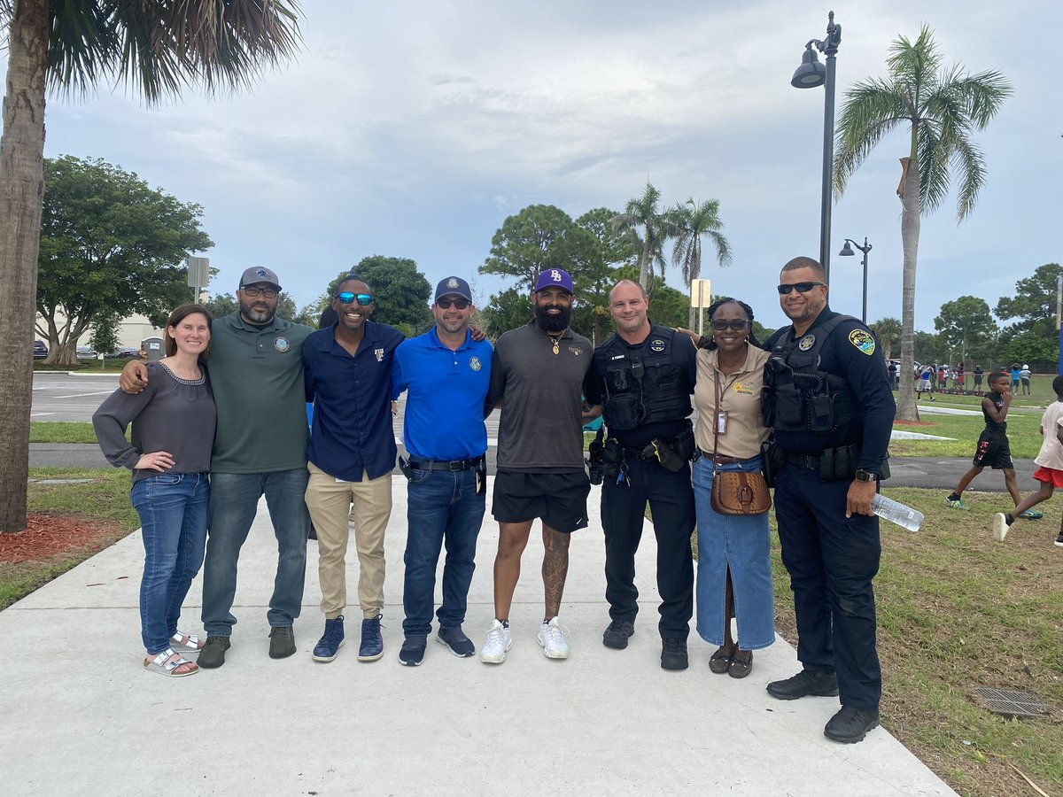 Big thanks to the city of Boynton Beach for their continued support… what a great day and event for our purple and gold game.. also a big thanks to the community for showing up and supporting our Tigers!! <a href="/cityofboynton/">City of Boynton</a> 🐅🐅🐅