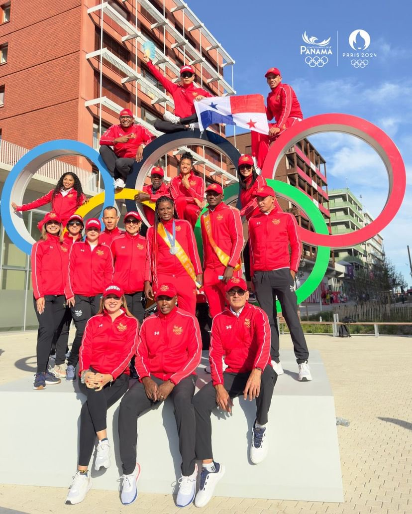 La delegación de Panamá para la ceremonia de clausura de los Juegos Olímpicos París 2024.

¡Estamos con muchas emociones! VIVA PANAMÁ ♥️🇵🇦

#TEAMPANAMA en Paris2024 
Comité Olímpico de Panamá 
Somos #UnPaisUnEquipo 
#Panama
