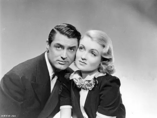 ReelNerds's tweet photo. Great morning watching @tcm and their #SummerUnderTheStars with my favorite actor #CaryGrant. So far today, #Topper, #ArsenicAndOldLace and #TheBachelorAndTheBobbySoxer. #ClassicCool https://t.co/mi6MWvrW3U