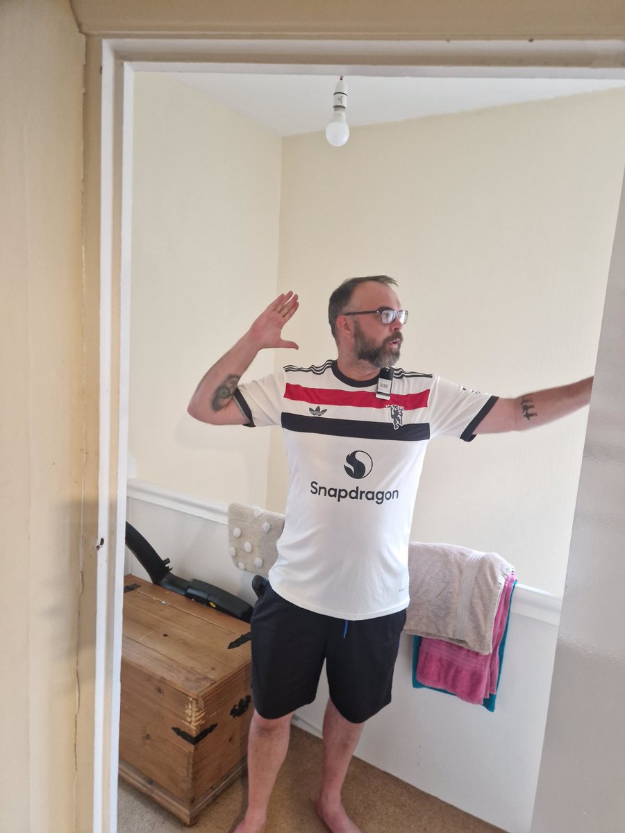 DavidRHaney's tweet photo. @StretfordPaddck @adidasfootball It's lovely 😁 https://t.co/grpV3ZiER5