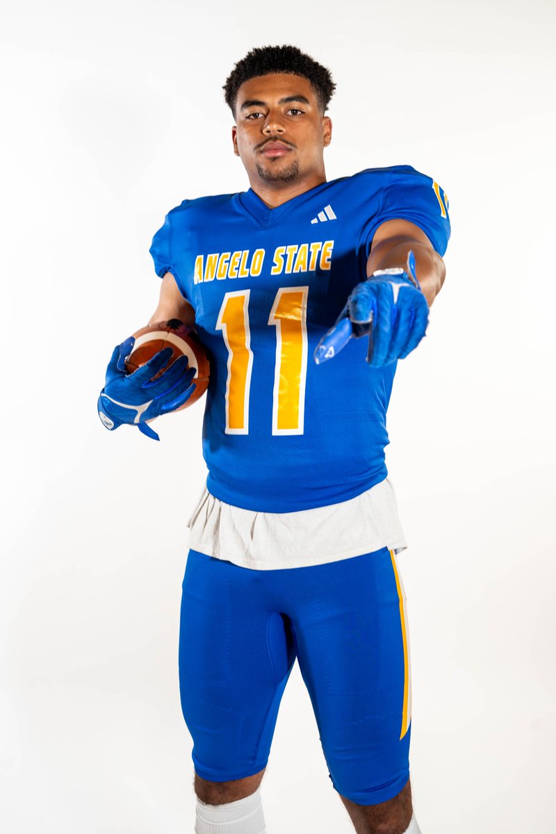 angeloathletics's tweet photo. Three stripes looks 🔥.

#𝓟𝓾𝓵𝓵𝓣𝓱𝓮𝓡𝓸𝓹𝓮  |  #𝓦𝓲𝓷𝓣𝓱𝓮𝓓𝓪𝔂 https://t.co/hPHmJMYsB7