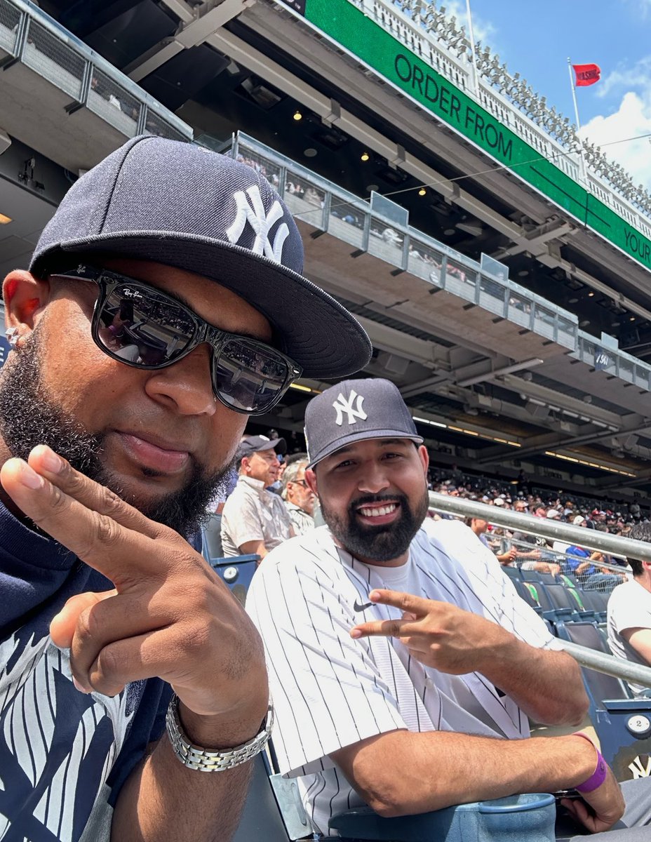 Congrats to two Bronx North Yankees Tix winners enjoying the game on a beautiful Sunday in The BX #RepBX