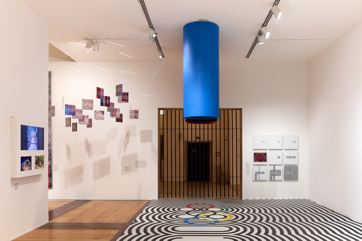 MuseoMARCO's tweet photo. Hoy #DomingodeEntradaLibre, visita #EquilibrioMultiple, una retrospectiva que abarca más de 5 décadas del legado de #EduardoTerrzas, en donde podrás disfrutar de composiciones geométricas y coloridas de Terrazas, así como de inmersivas instalaciones. ¡Te esperamos! https://t.co/vxAl2efpz8