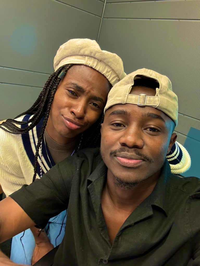 Imaniluvanga's tweet photo. Sijapentaaaa😎 hata kaka yangu @Mwiru18  anasema hivo hivo. https://t.co/Pw6W5FtS3G