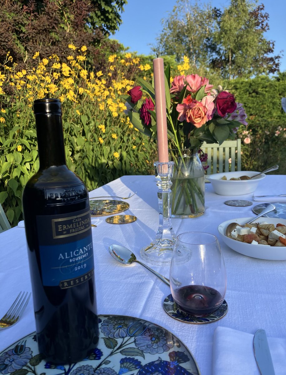 Enjoying #alfresco dining in our garden with a wonderful Portuguese red. #good living #livingthedream red has a wonderful bouquet and spices and fruit on the palate. Hopefully everyone is enjoying the evening 🥰😎🥩🍷