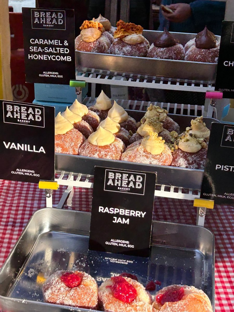 Fay75358741's tweet photo. "Street food: the perfect blend of culture and culinary adventure.🥰 https://t.co/LnY2Mu087N