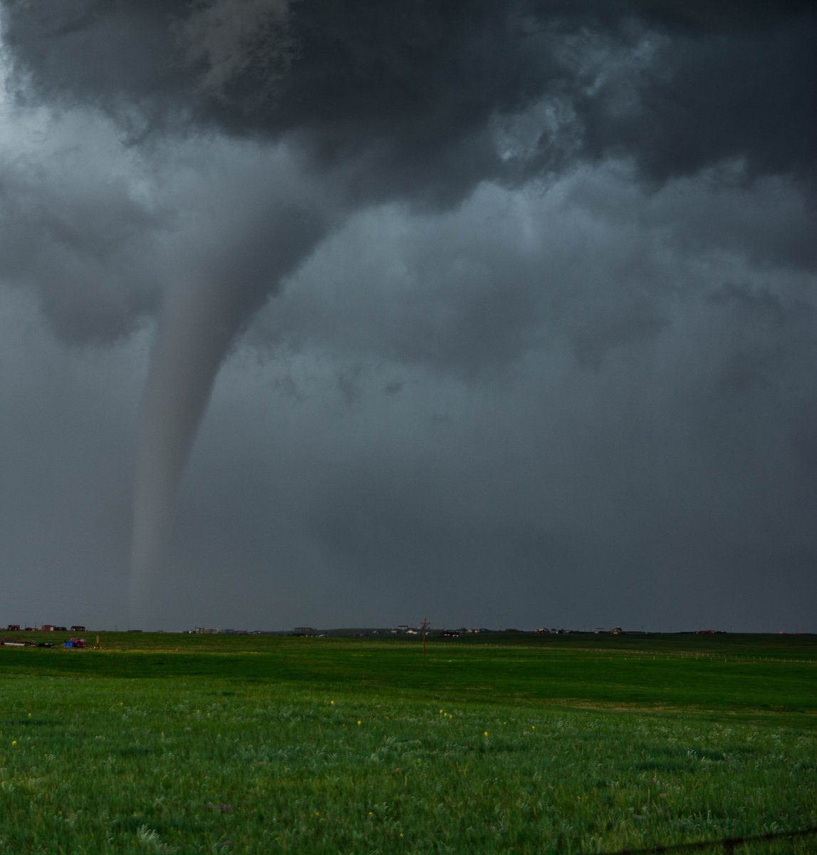 Elisah1986v's tweet photo. Some Wyoming stuff...still the best tornado to date for me... #wywx #wx #wxtwitter #storm #twister #tornado #StormHour #Tornados #wyomingweather #Weather  With Jeroen Vanheers https://t.co/FA108NF4m2