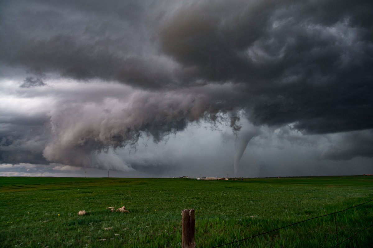 Elisah1986v's tweet photo. Some Wyoming stuff...still the best tornado to date for me... #wywx #wx #wxtwitter #storm #twister #tornado #StormHour #Tornados #wyomingweather #Weather  With Jeroen Vanheers https://t.co/FA108NF4m2