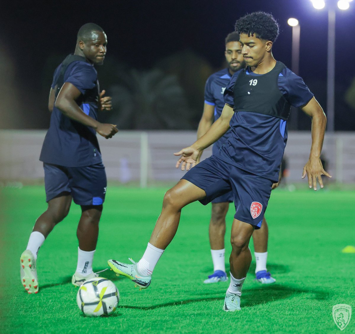 📸 بمشاركة "الطليحي" ، #فارس_عنيزة يواصل العمل ❤️

#العربي