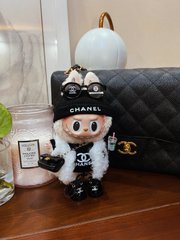 Queen58003543's tweet photo. LABUBU with me wherever I go https://t.co/skAw2fbseO