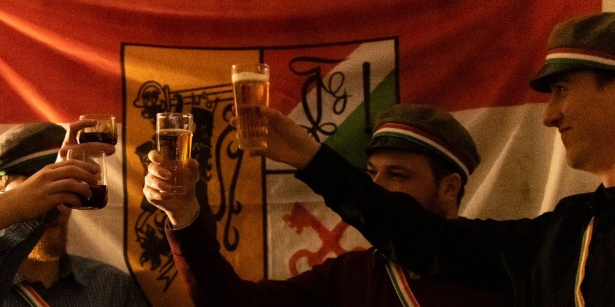 Sleutelstad's tweet photo. Leiden tegen Fascisme fel tegen aanwezigheid extreemrechtse studentenvereniging op EL CID-markt

https://t.co/jHT5UDiWrq https://t.co/mEVQGGBL2f