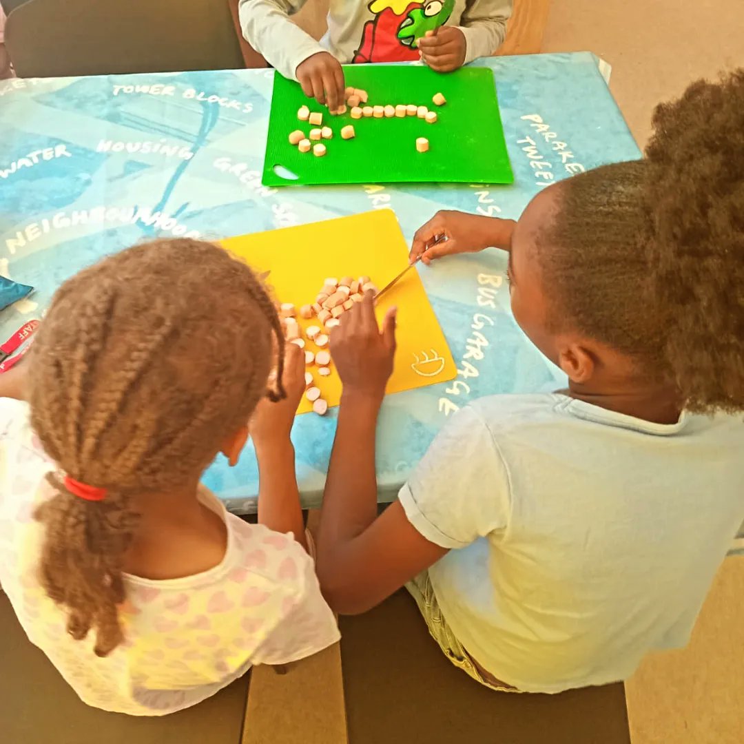 angels_club19's tweet image. #cookingsession😋 #lifeskills #HAFF2024 #littlechefs #summervibes #southwarkfoodandfunprogramme #Southwark #angelsbreakfastafterschoolclub #angelscommunityhub 🍽🍽