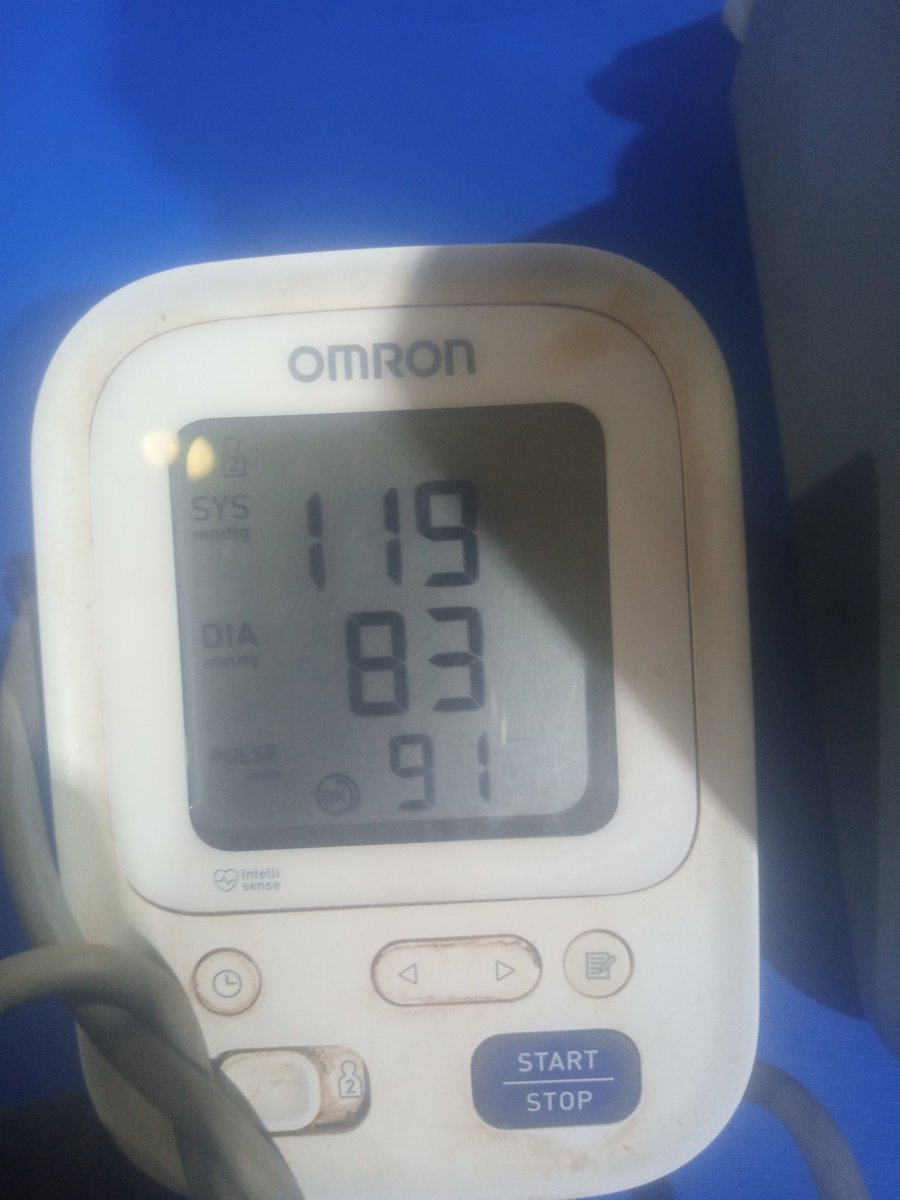 prettyomaaa's tweet image. This is normal right?