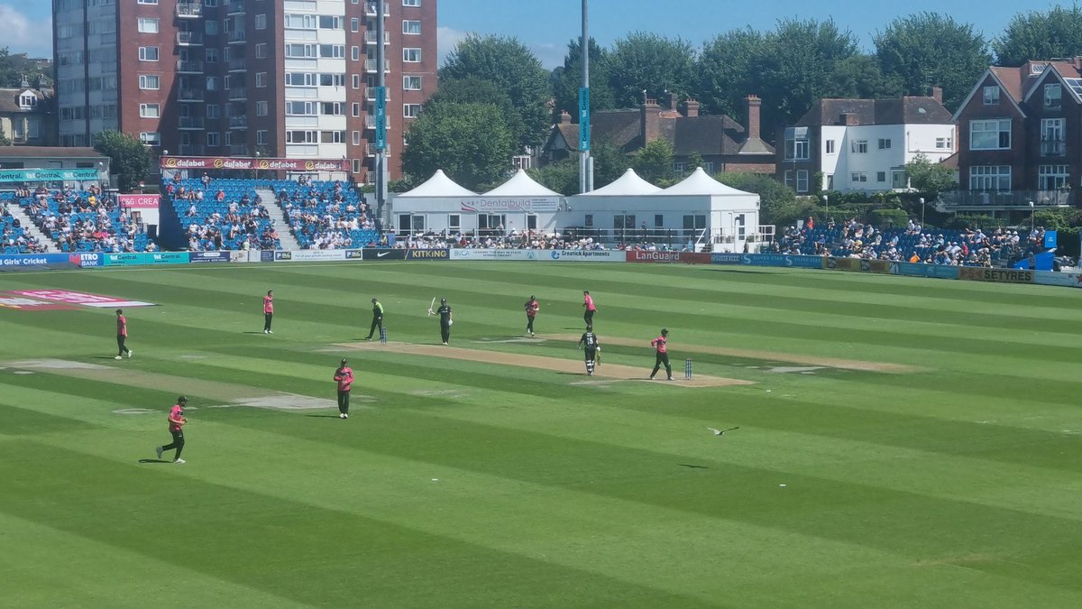 pd_j2's tweet image. Final game of the One Day Cup for @surreycricket
50s for Geddes and Blake but not enough runs on the board being bowled out before the 50 overs.
A first wicket for Seb Stuart-Reckling but Haines and Alsop doing the business for Sussex with 79 and 109*