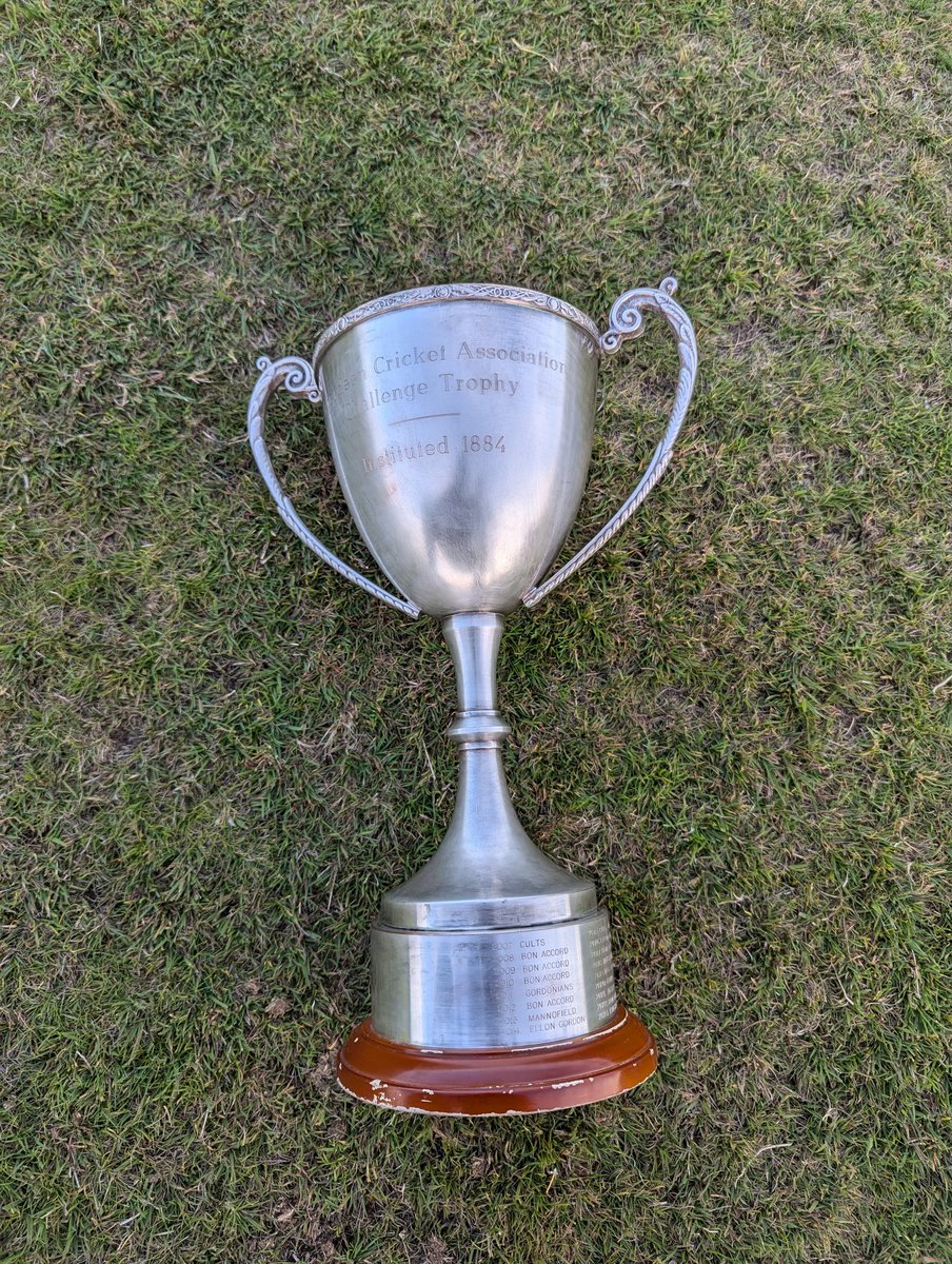 krcc_aberdeen's tweet photo. She's staying with us again for the next 365 days! 🏆
#AberdeenshireCup
#KnightsForever #Luath16 💙🏏 https://t.co/gdfeEunf0I