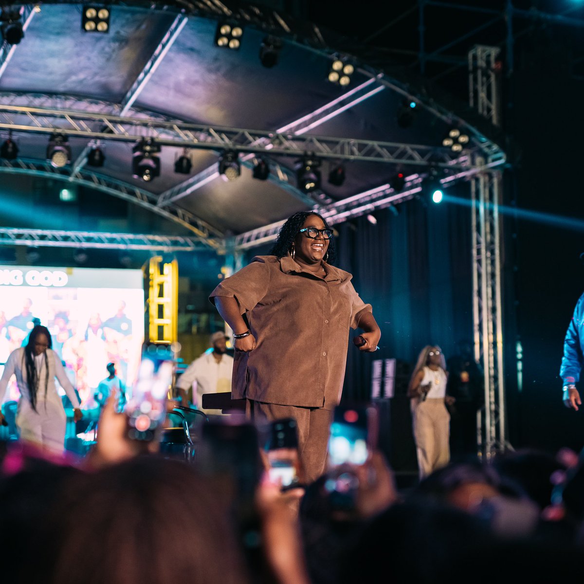 joshfox_95's tweet photo. // @MavCityMusic, Kingdoom World Tour, Malawi 🇲🇼 https://t.co/uBBfJanSKx