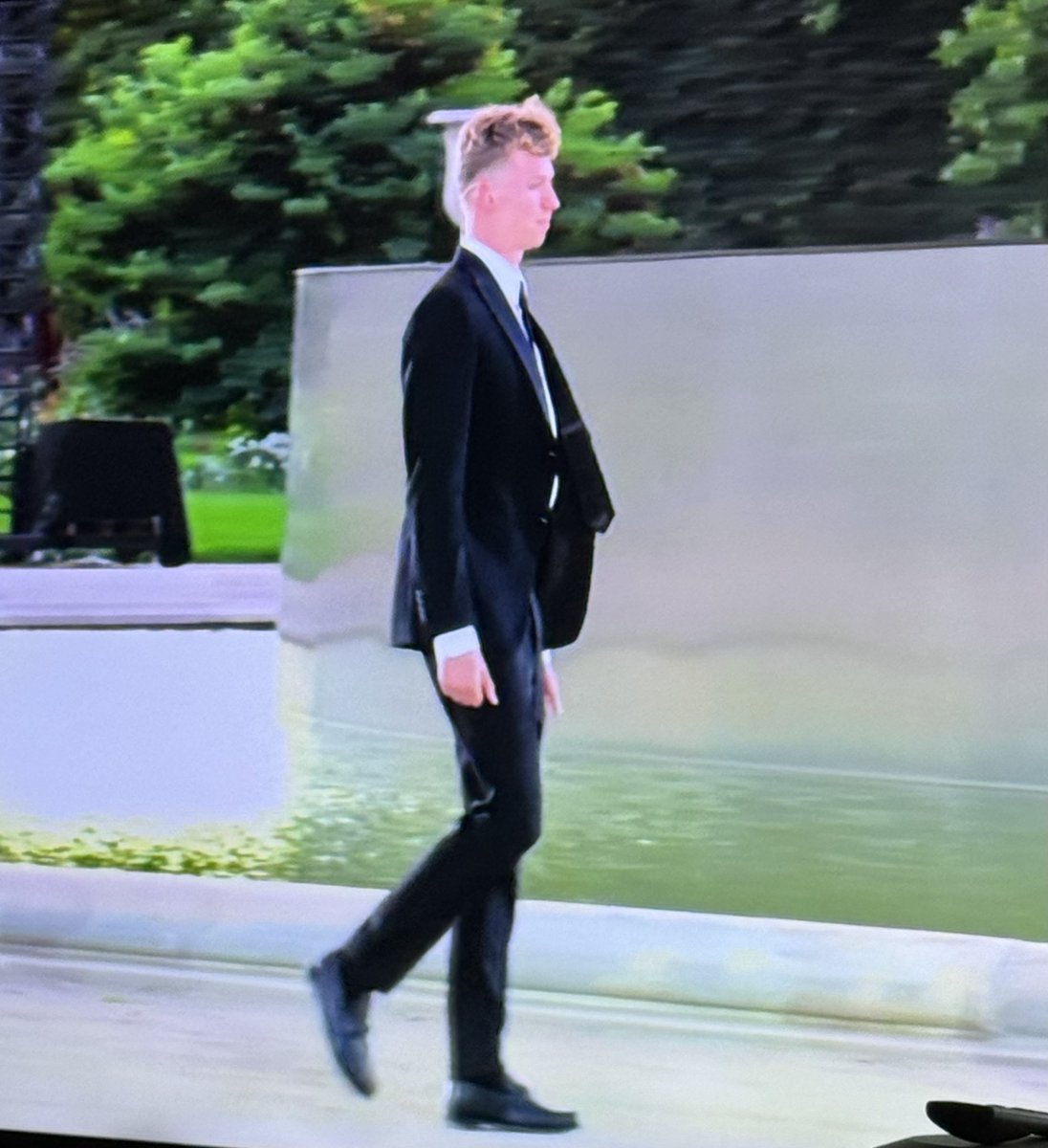 minuitpile2's tweet image. Léon marchand                 Léon Nageant 
#CeremonieDecloture