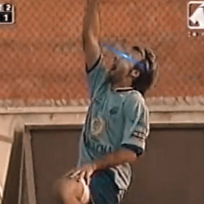 jandradecuevas's tweet photo. Y festeja a lo #Bottero 
Esperemos nos llene de muchas alegrías y que hoy sea la primera 

Vamos Darwin https://t.co/EIyiFwCwM0