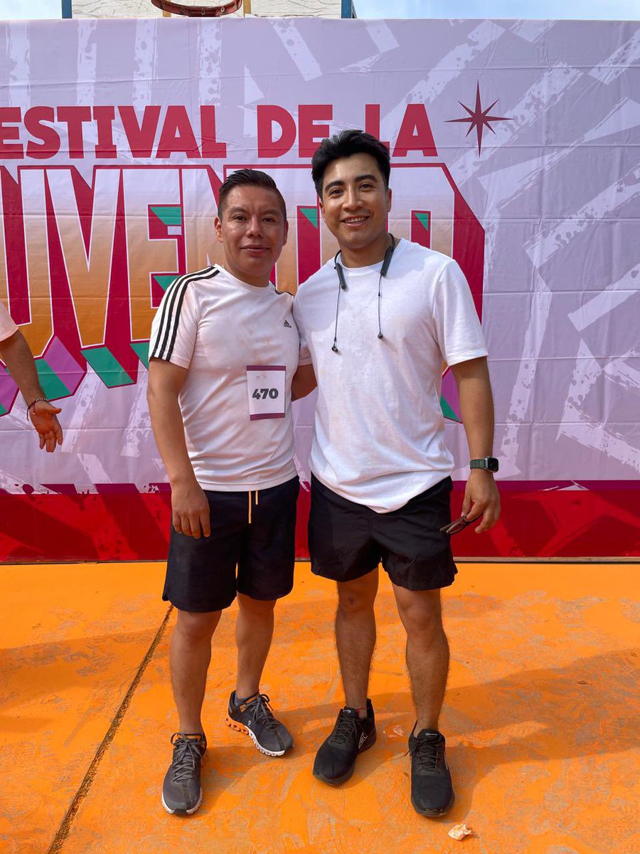 Ruta5_Oaxaca's tweet photo. Esta mañana el Presidente del CEE Oaxaca @BenjaViverosOax, en compañía de nuestro Secretario de Promoción a los Pueblos Indígenas @093rivera, participaron en el Festival de la juventud, organizado por el Comité Estatal de Morena Oax.
@ManuelEspino 
@CarlosSarabiaC 
@ruta5oficial https://t.co/ZQyKXJOnhE