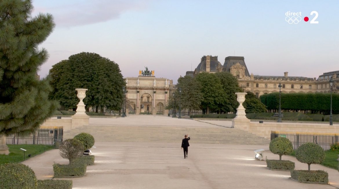 La sortie à la Belmondo. 

Exceptionnel.

Léon est devenu le roi de l’Olympe, voilà c’est tout.

❤️.

#Paris2024🇫🇷