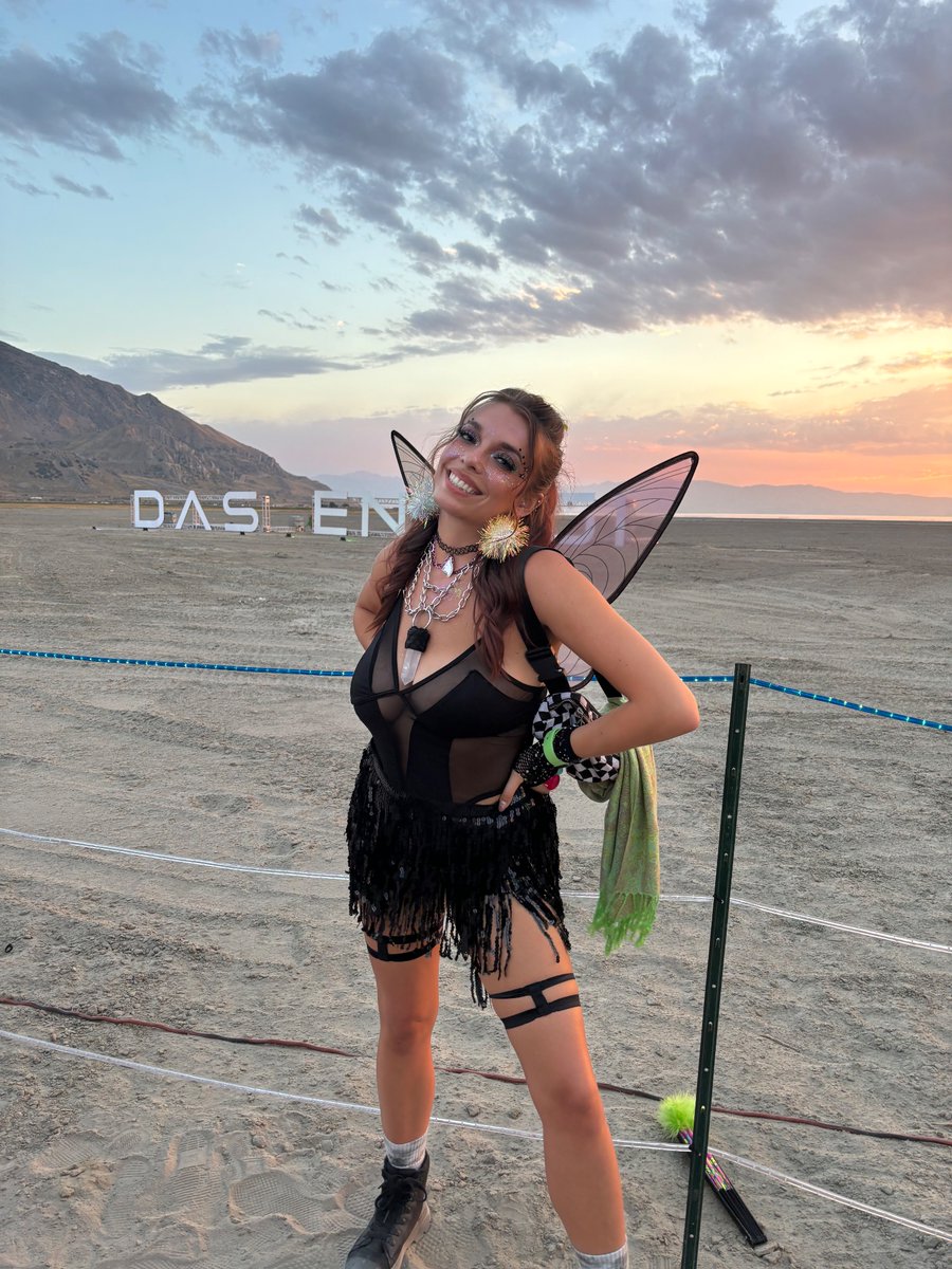 Car_Bar07's tweet photo. From my first @DasEnergiFest in 2018 🦋 to my 6th in 2024.. 🧚🏻‍♀️ https://t.co/HyIbld7bSF