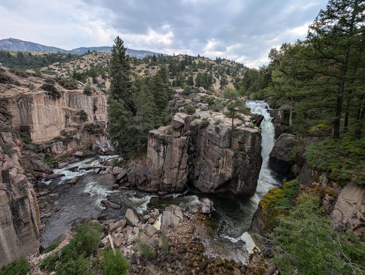 We went in search of dat ash. We found day ash. We also were treated to amazing scenery during our time in WY. #fieldwork #geologyrocks #volcanoes
