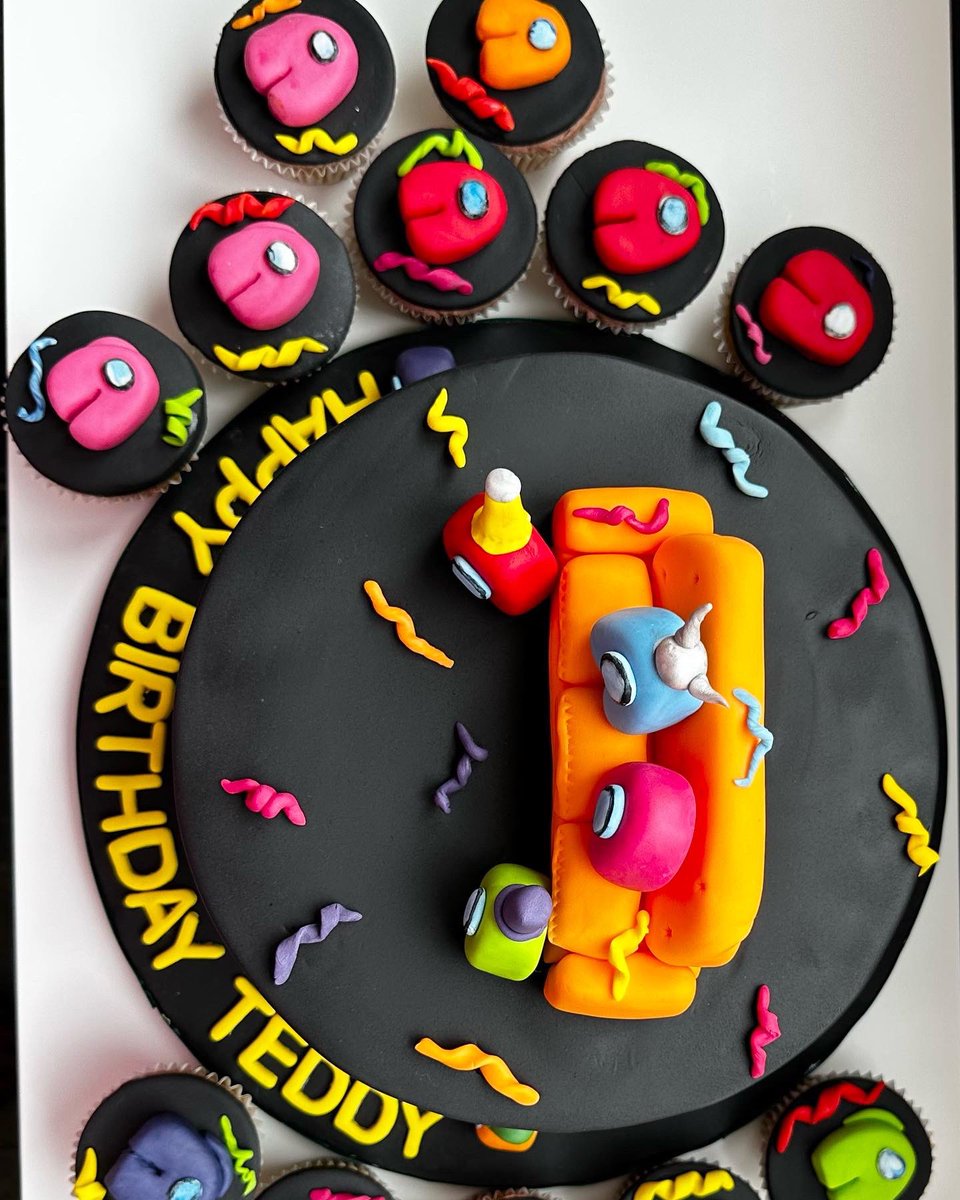 ArtSaima's tweet photo. Among Us
#BirthdayCakes
#ThemeCakes
#Cupcakes https://t.co/Hp0LzMx0Qx