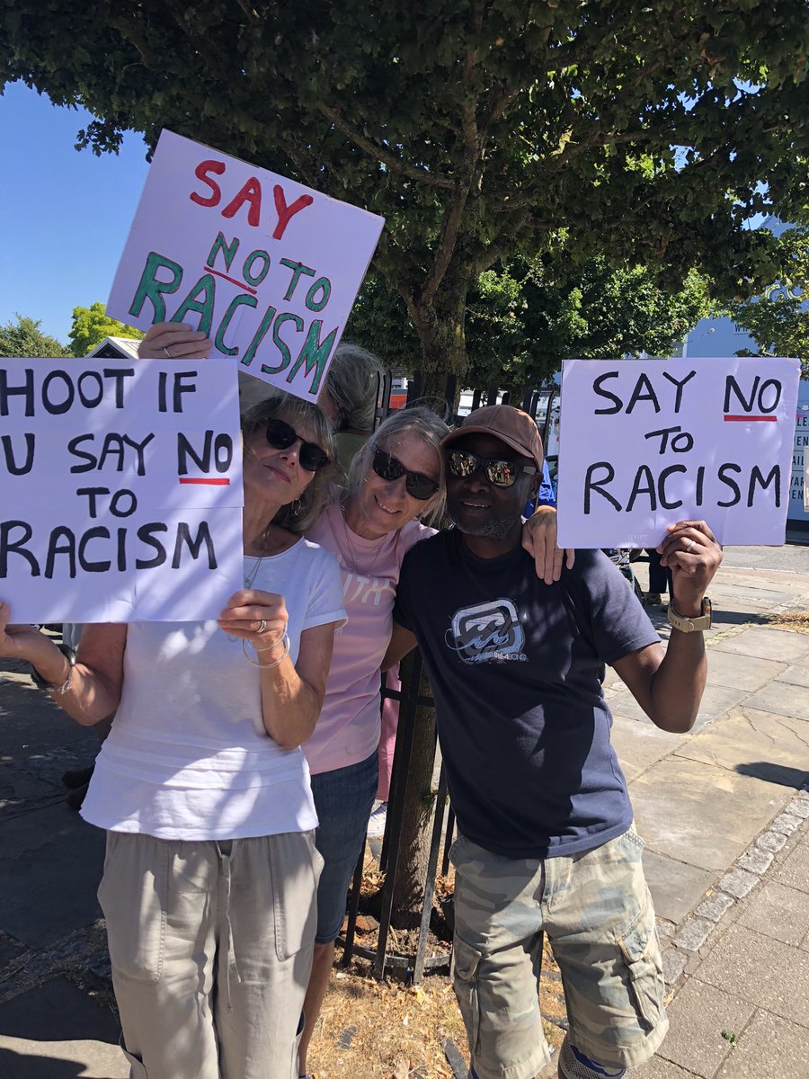 chris_weller7's tweet image. #whitstable vigil today said no to hate and refugees and asylum seekers welcome here. Proud to join this vigil of 200 residents protesting against the far right.