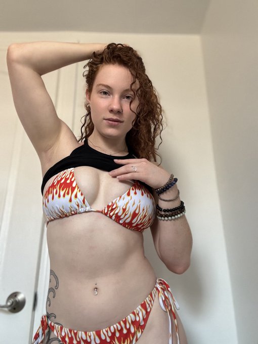 Watch Seven's leaked NSFW photo on TwXstars