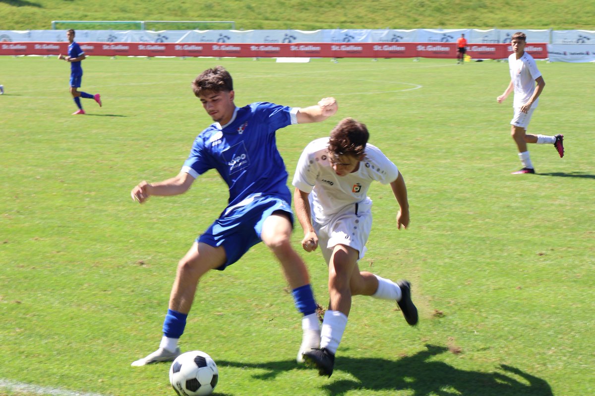 ACAFootballPart's tweet image. In the unusual heat, KMSK Deinze / Juventud Torremolinos mixed U17 team fought tough matches against excellent teams from various countries. 

Thank you for having us!

🇨🇭 #InternationalHelvetiaCup #HelvetiaCup #footballismore