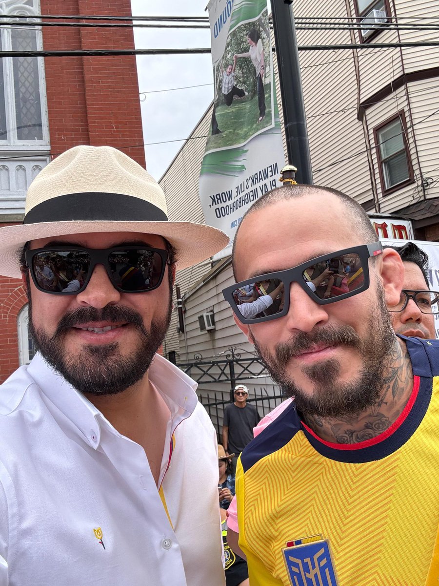 patricio_maldo's tweet photo. Con la misma fuerza y garra que @chitoveraUFC pone en cada pelea, así  trabajaremos sin descanso para defender el municipalismo y sacar adelante a nuestros cantones. 

Unidos, #JuntosPodemos hacer que cada rincón de nuestro país brille. 🇪🇨💪 https://t.co/BF9NUiz9nV