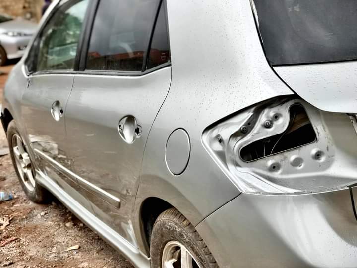 kenyi_ali's tweet photo. @Milly_nassolo FULL BODY SPRAYING ON BRADE OUR SERVICE'S CAR POLISHING SANDING PENAL BEATING TICUT COLOR MIXING CAR PAINT SALE SERVICING CERAMIC COATING CALL DM OR WTSP (0706923844) https://t.co/q3cFXFolVo