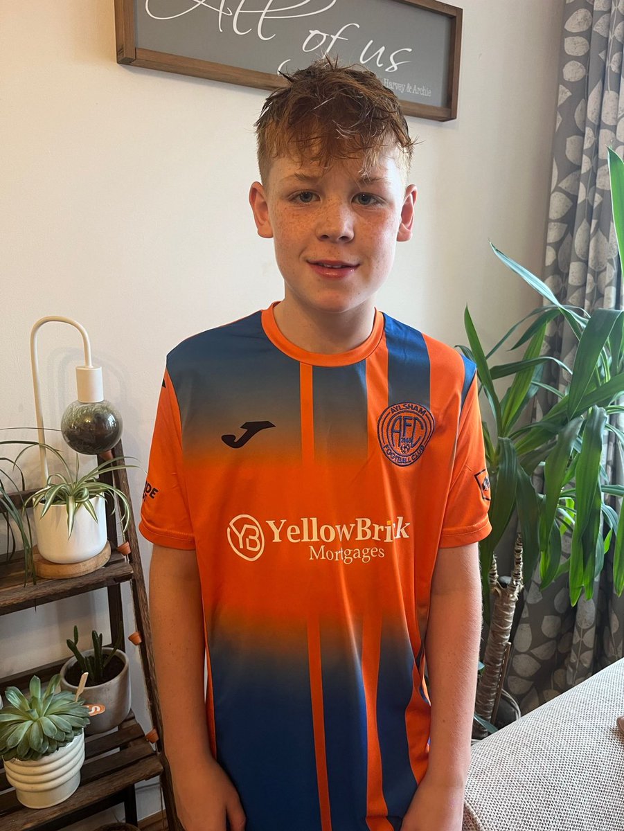 The beast that is Harvey! Harvey has played in several positions for us but found his home up top. Putting fear into defenders with his power and pace,confident enough to use both feet in front of goal from any angle. Such a polite young lad who’s a joy to coach. Big ✍️💪🏼🟠🔵
