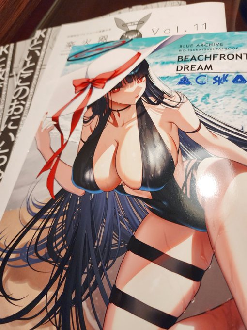 実物綺麗で安心しました
アクスタには保護シートがついてますのでご注意ください 